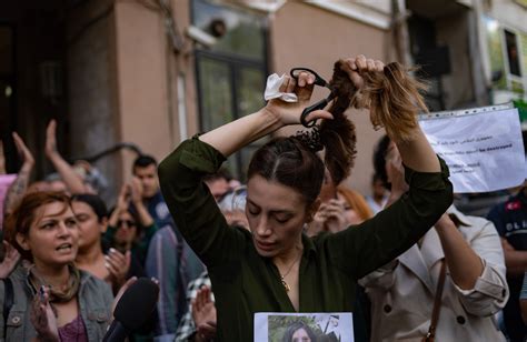  Irania! Un Amoebozoaire Qui Danse au Rythme de la Décomposition